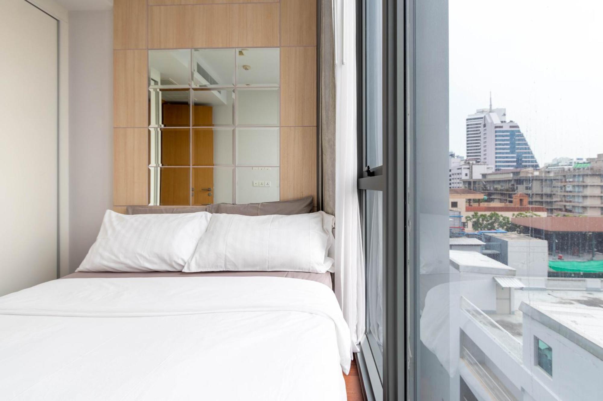 Hyde Sukhumvit 11 Branded Suites Bangkok Buitenkant foto