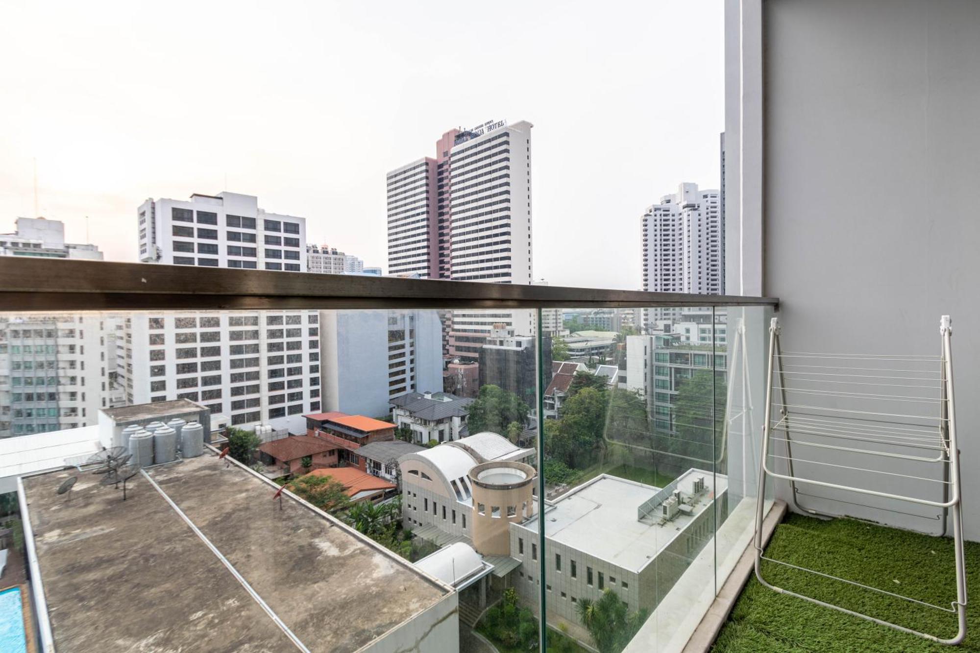 Hyde Sukhumvit 11 Branded Suites Bangkok Buitenkant foto