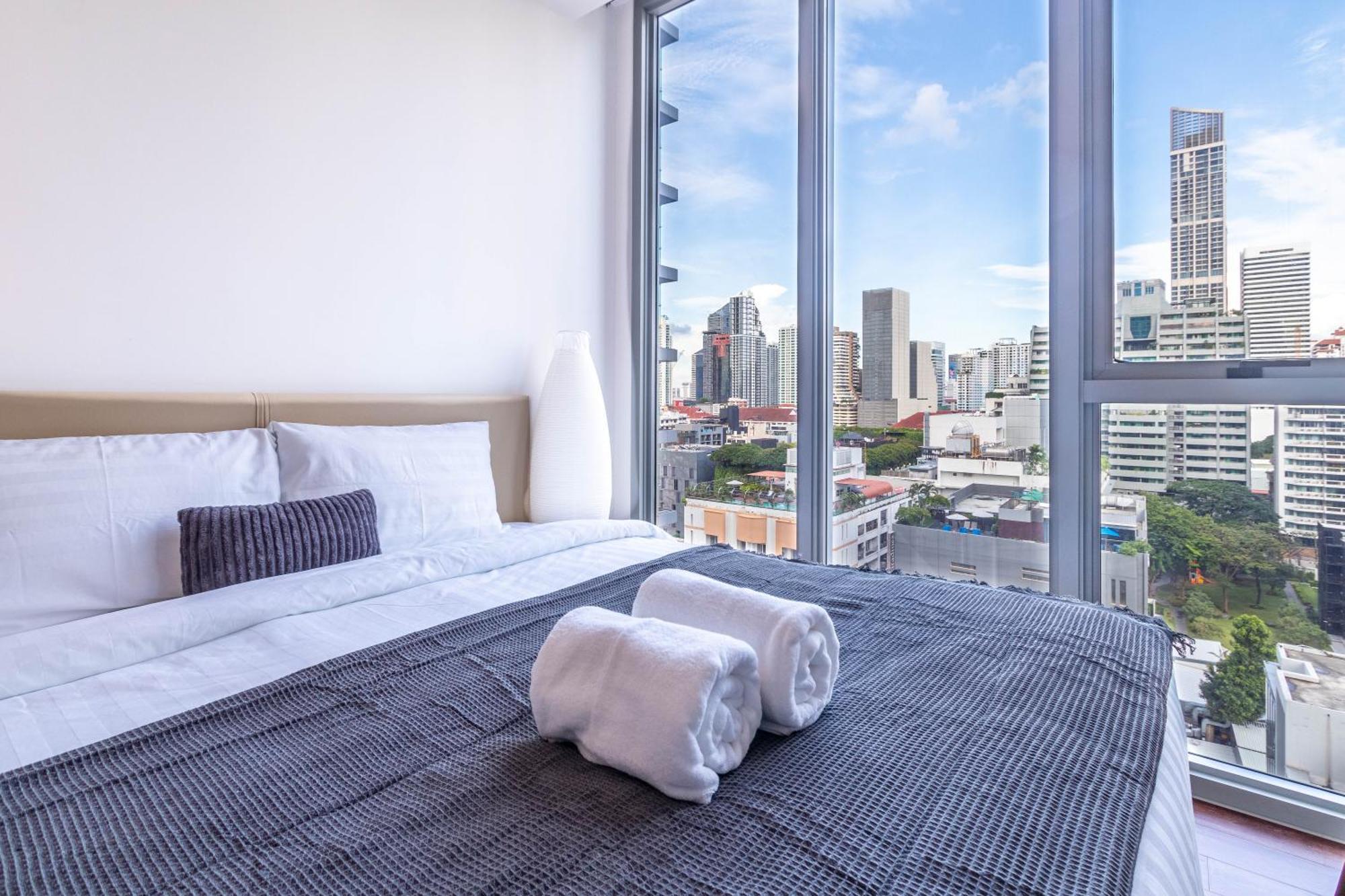 Hyde Sukhumvit 11 Branded Suites Bangkok Buitenkant foto