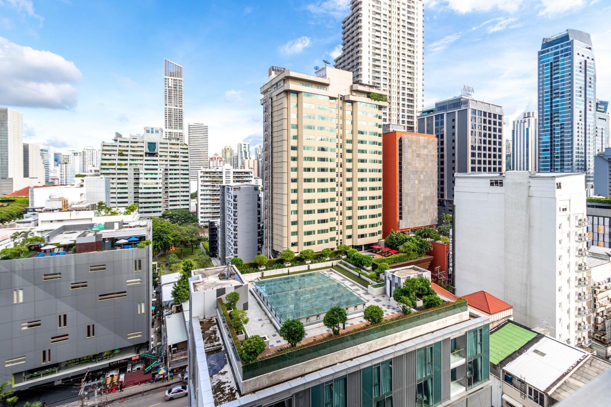 Hyde Sukhumvit 11 Branded Suites Bangkok Buitenkant foto