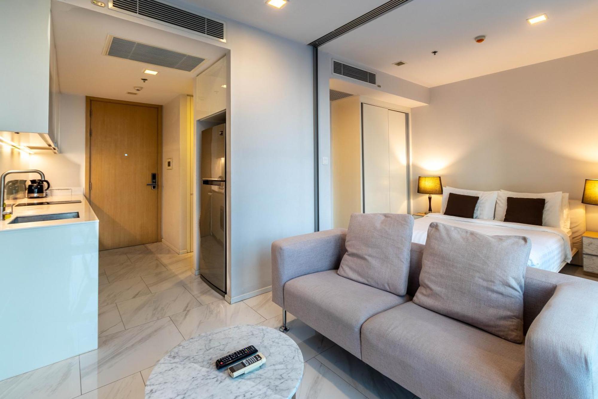 Hyde Sukhumvit 11 Branded Suites Bangkok Buitenkant foto