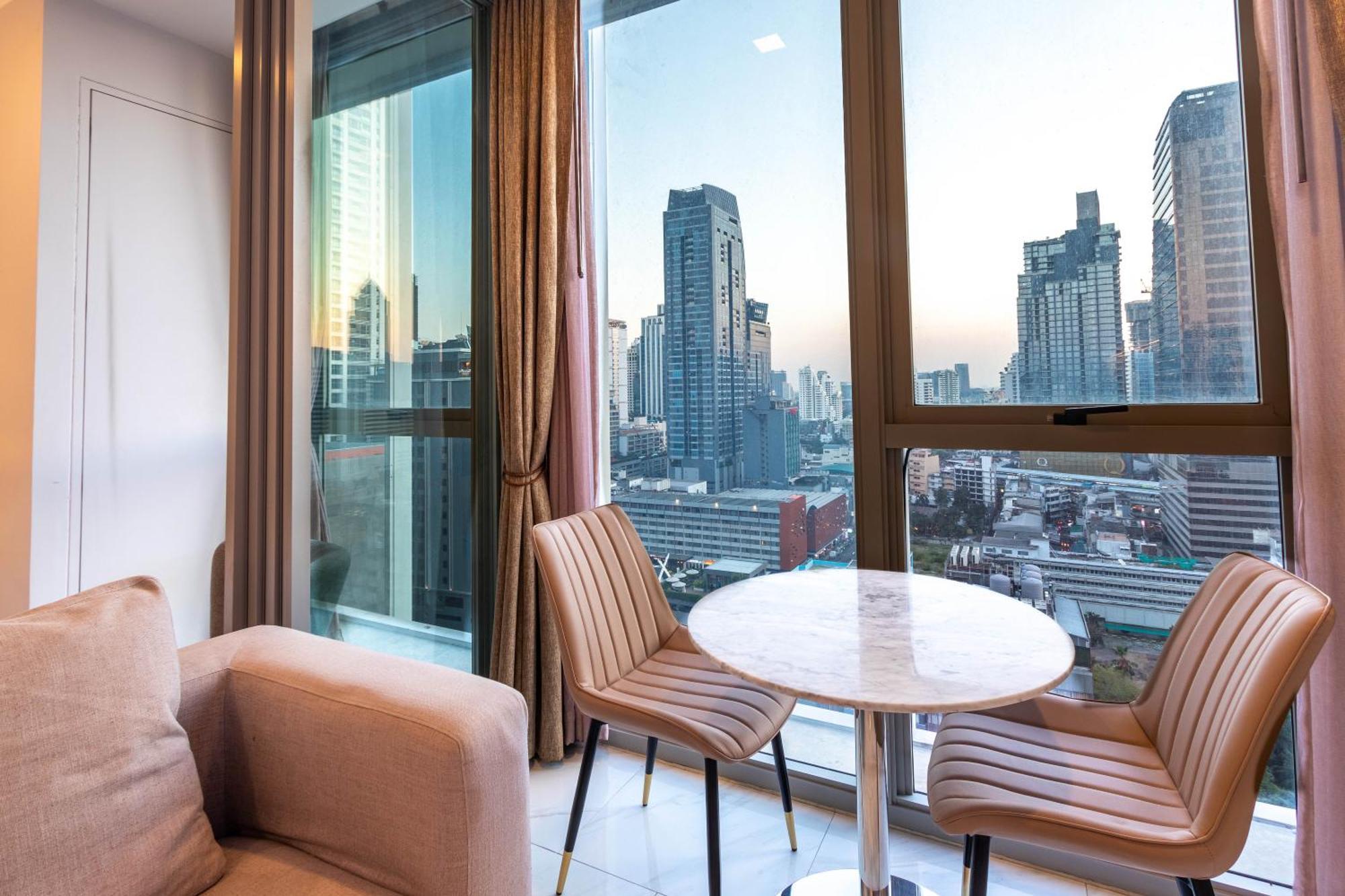 Hyde Sukhumvit 11 Branded Suites Bangkok Buitenkant foto