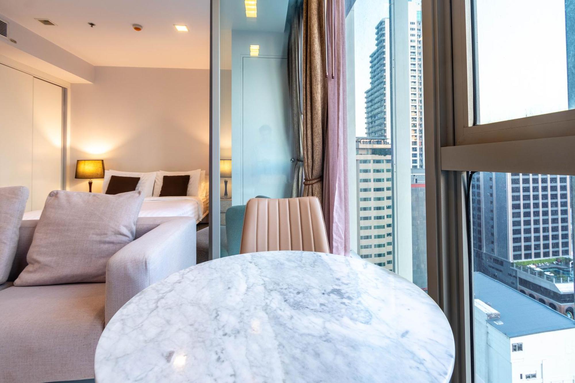 Hyde Sukhumvit 11 Branded Suites Bangkok Buitenkant foto