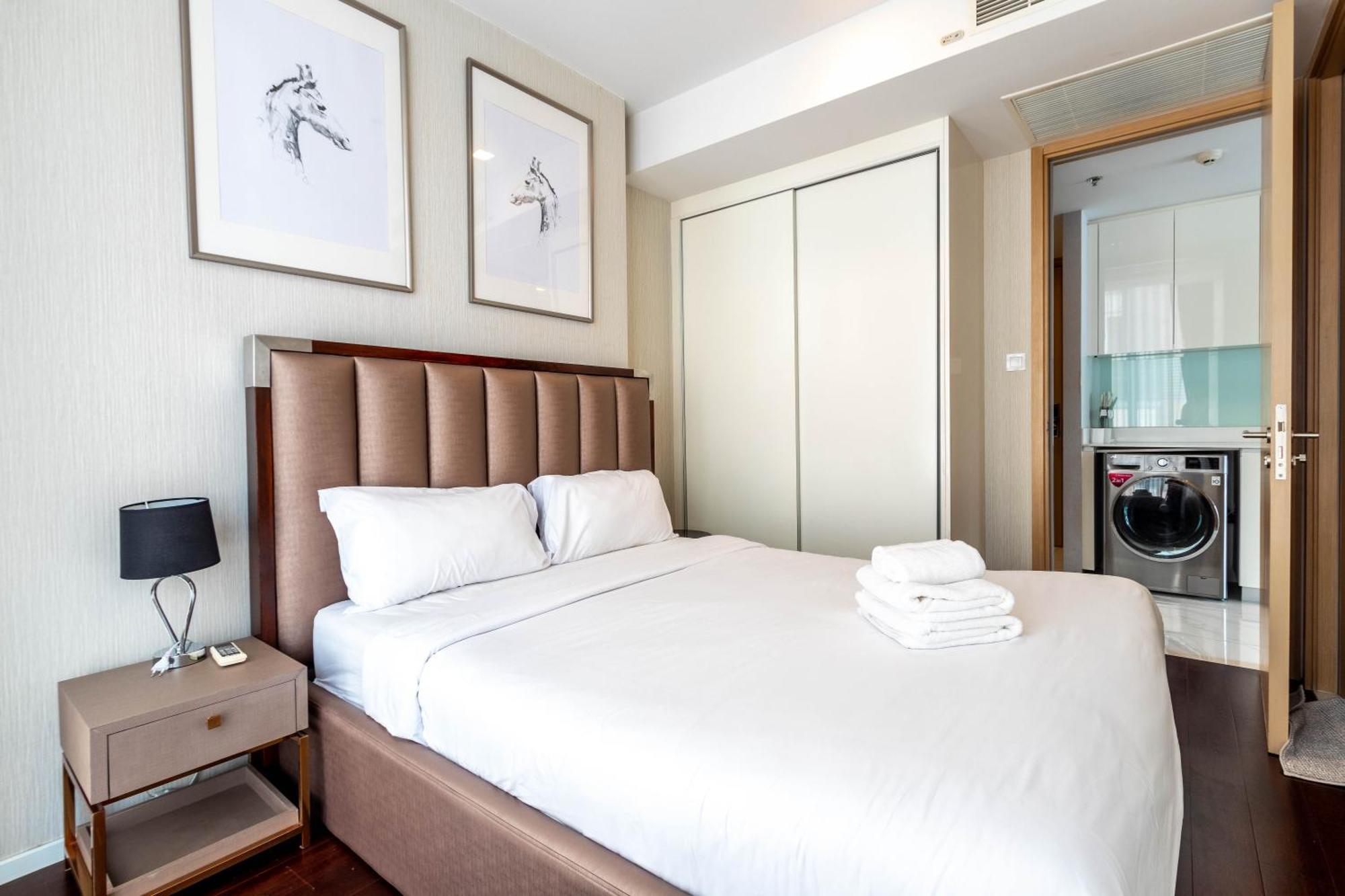 Hyde Sukhumvit 11 Branded Suites Bangkok Buitenkant foto