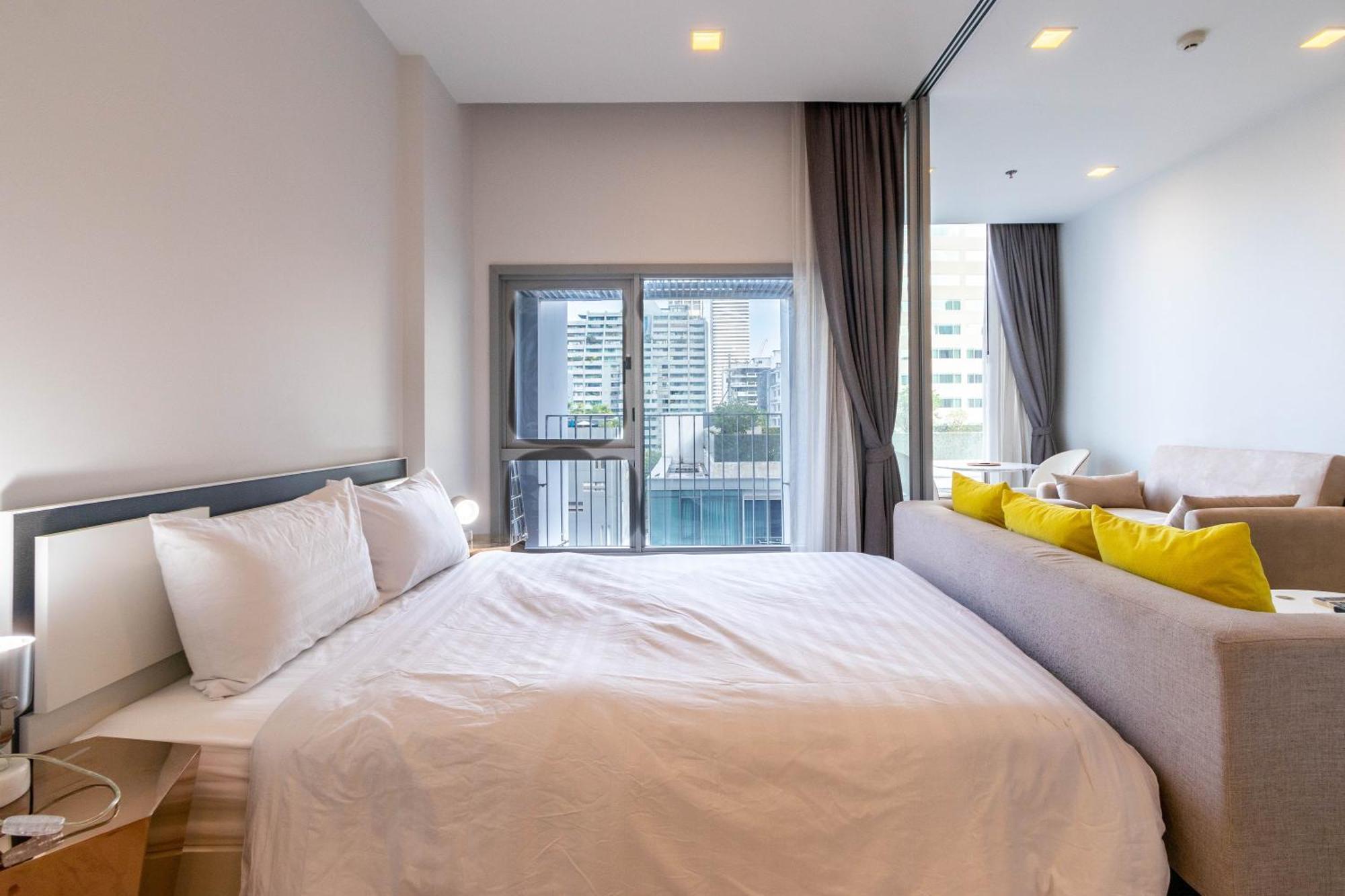 Hyde Sukhumvit 11 Branded Suites Bangkok Buitenkant foto