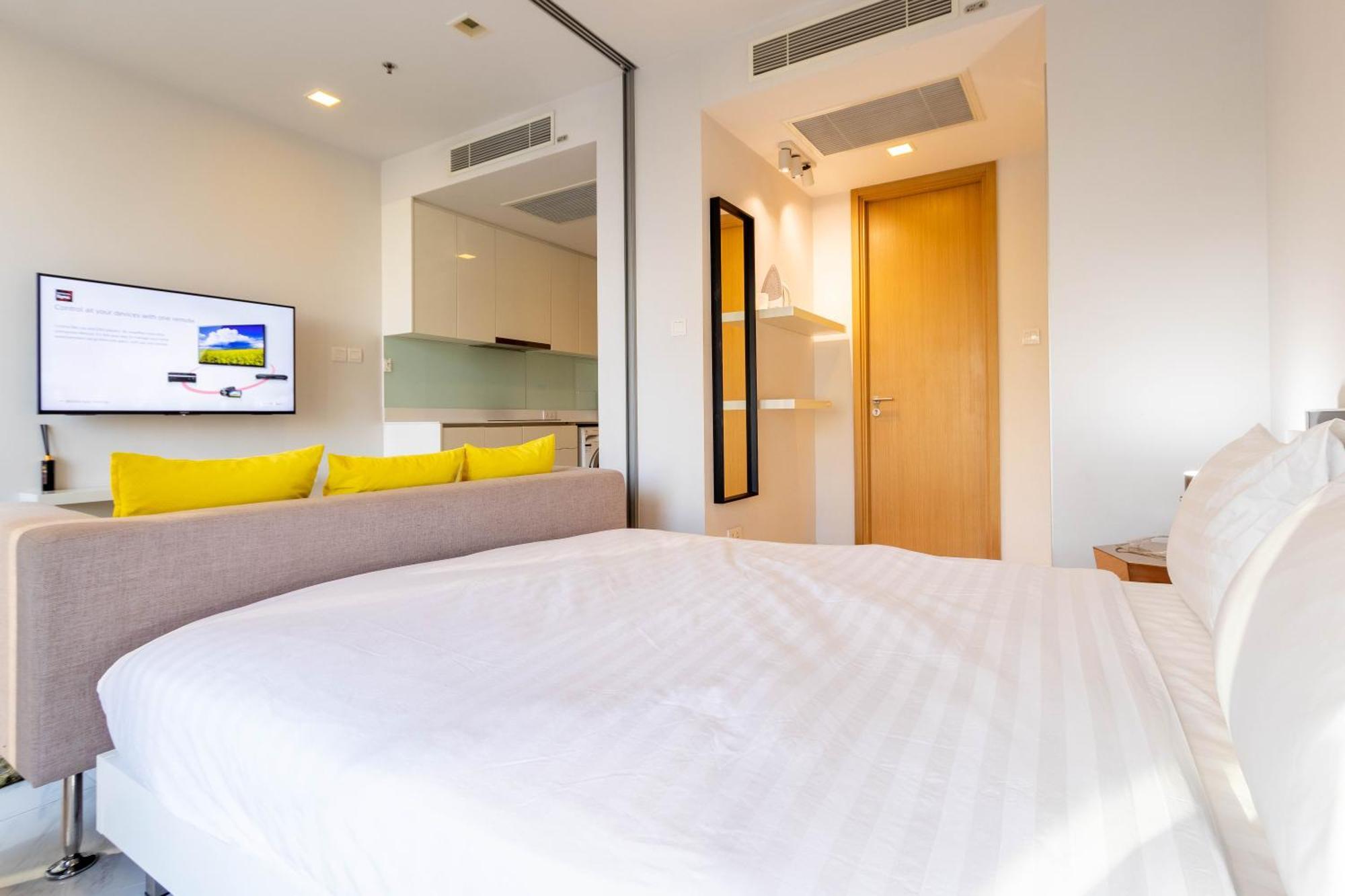 Hyde Sukhumvit 11 Branded Suites Bangkok Buitenkant foto